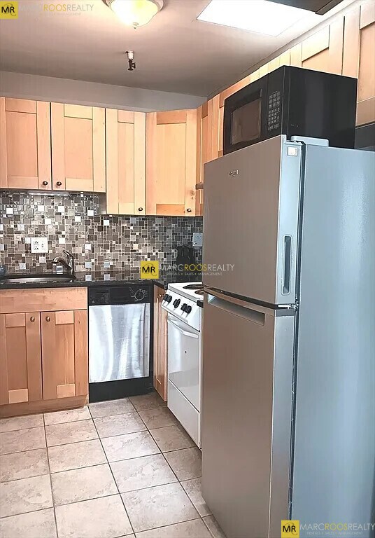 Foto del edificio - 869 Beacon St