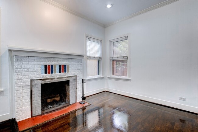 Building Photo - 2415 Elmen St
