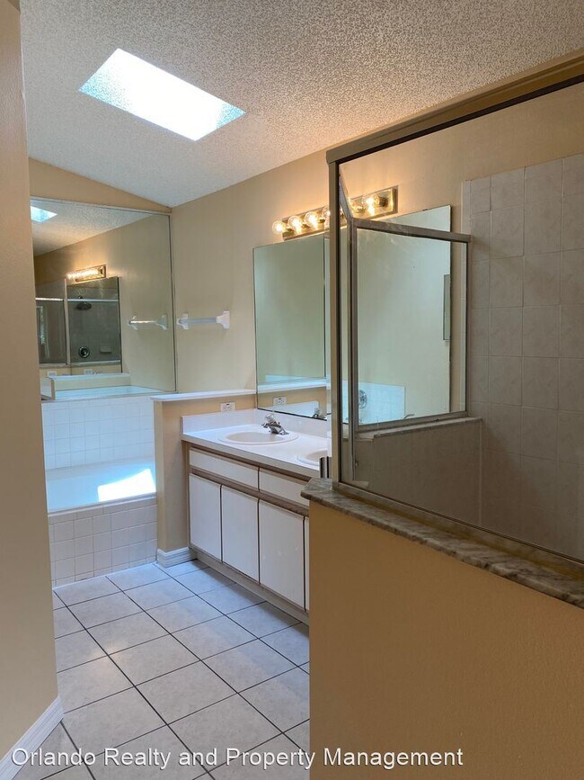 Building Photo - 125 Dahlia Village Cir