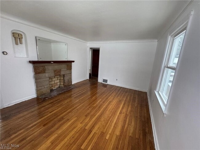 Foto del edificio - 3678 W 140th St