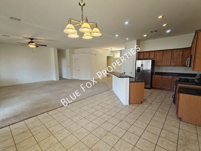 Building Photo - 324 N Oak Tree Canyon Loop