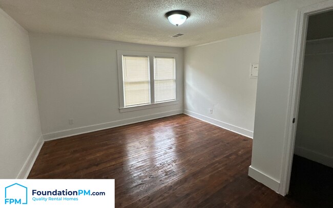 Foto del edificio - 914 Garland St