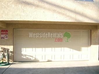 Foto principal - 15555 Nordhoff St