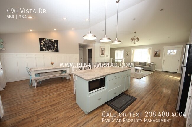 Building Photo - Beautiful Modern Craftsman-Style House! Th...