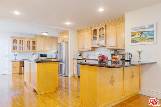 Foto del edificio - 110 N Barrington Ave