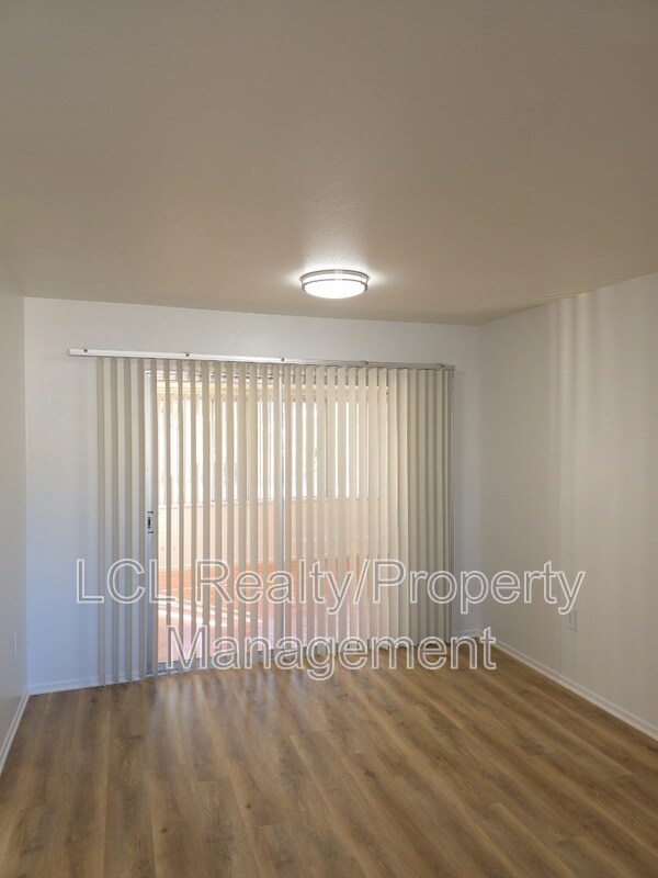 Foto del edificio - 27111 Wentworth Dr