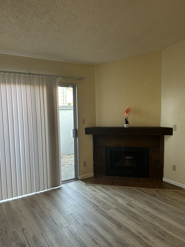 Foto del edificio - 1313 Floyd Ave