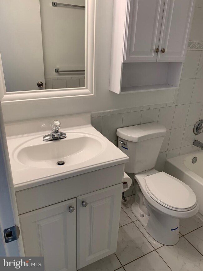 Building Photo - 5027 Green Mountain Cir