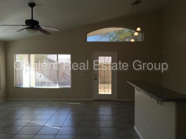 Foto del edificio - 16216 S Pine St