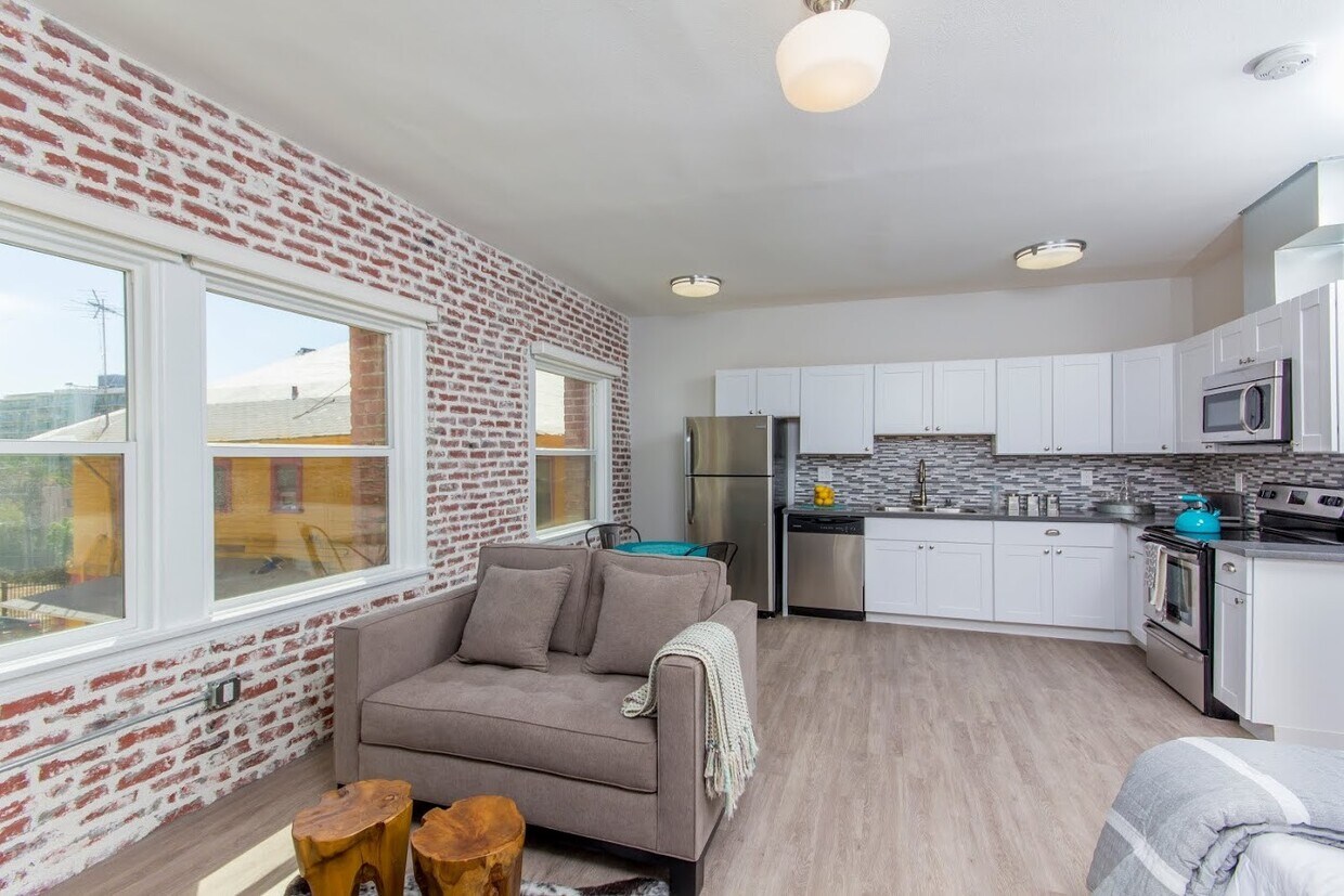 Foto principal - 412 S Lake St