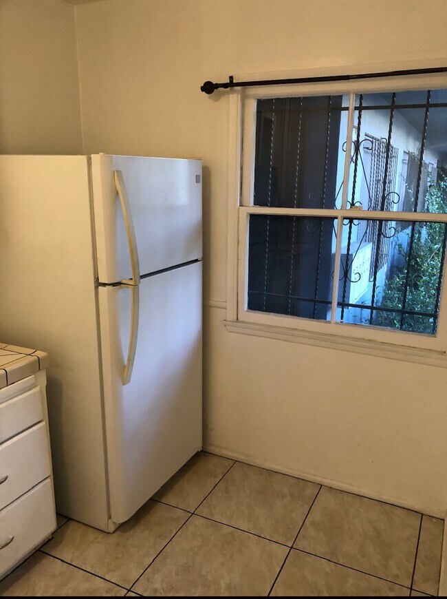 Foto del edificio - 875 N Hoover St