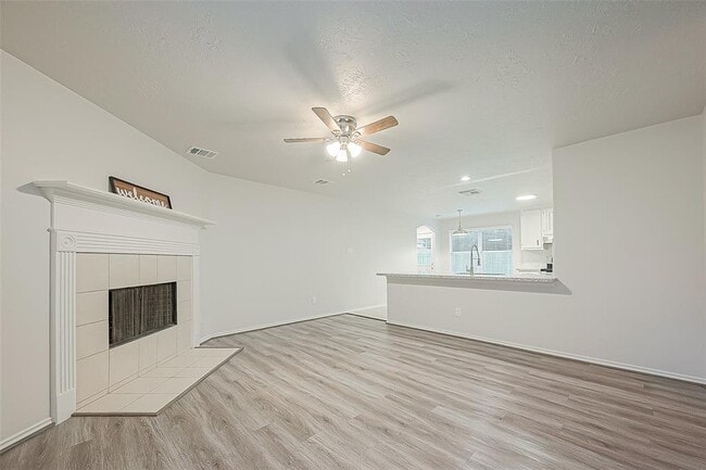 Building Photo - 18485 Sunrise Oaks Ct
