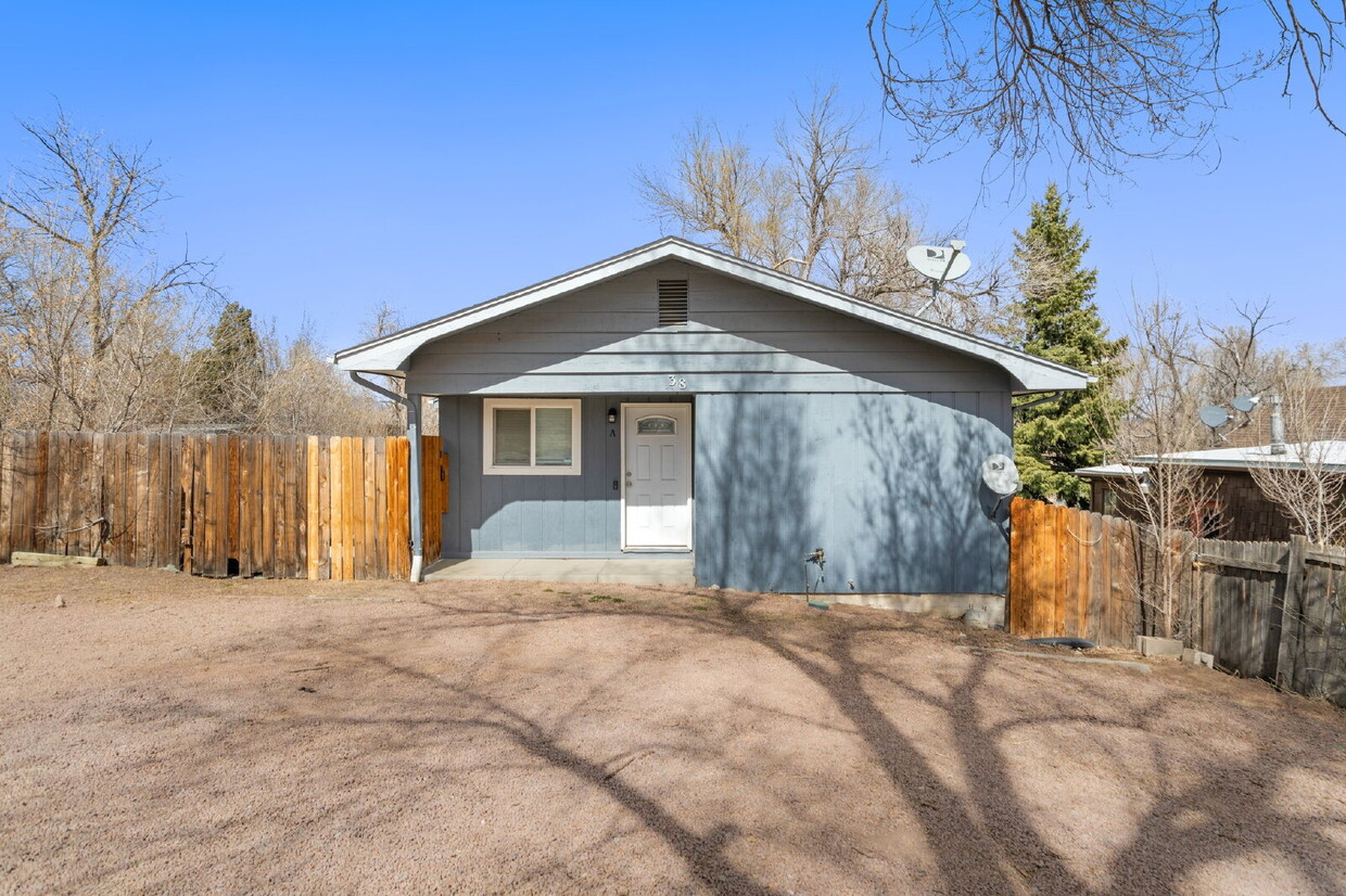 Foto principal - Spacious 3-Bedroom Duplex in Old Colorado ...