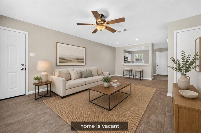 Foto del edificio - 15302 Cavalier Canyon Dr