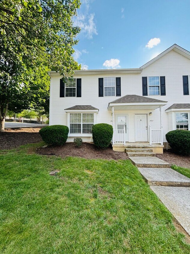 Primary Photo - 4 Bedroom 2.5 half Bath Townhouse