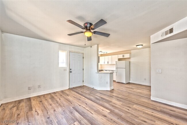 Foto del edificio - 3956 Danny Melamed Ave