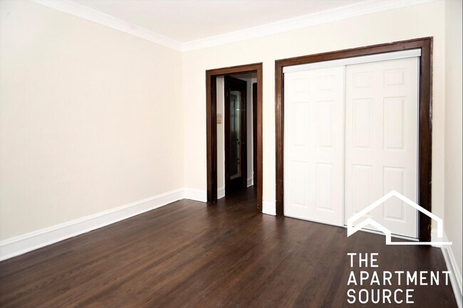 Foto del edificio - 3820 N Greenview Ave