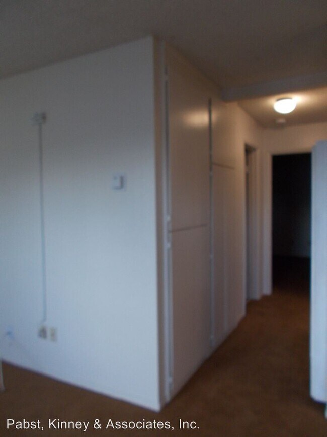 Building Photo - 725 Magnolia Ave