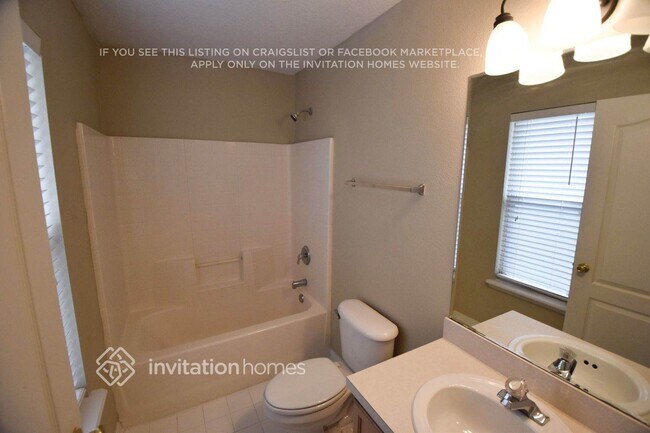 Building Photo - 137 Dover Bluff Dr