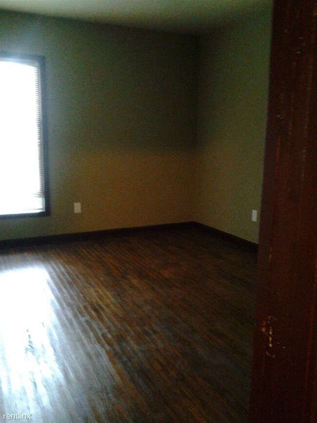 Building Photo - 1537 Fulton St E