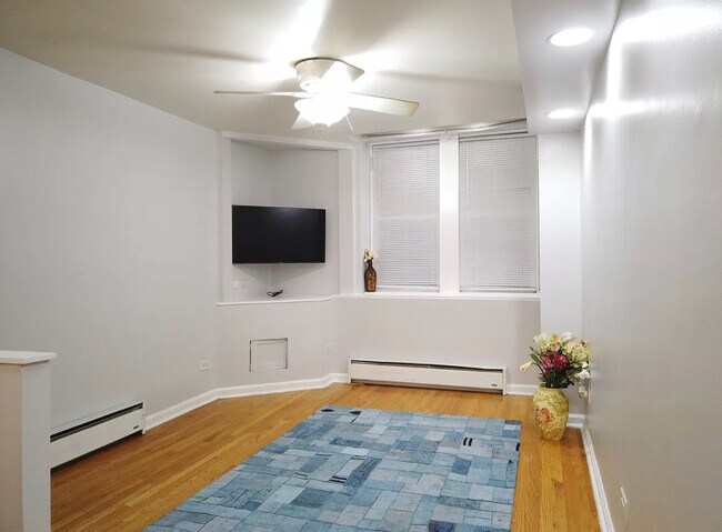 Foto del edificio - 4006 W Nelson St