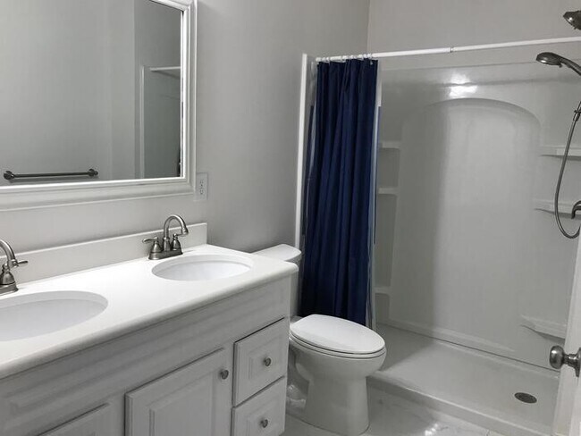 Foto del edificio - AVAILABLE NOW! 3 Bedroom 2 Bath near Birkd...