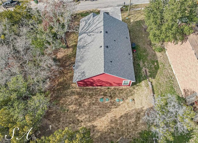 Building Photo - 1823 Hidden Valley Rd
