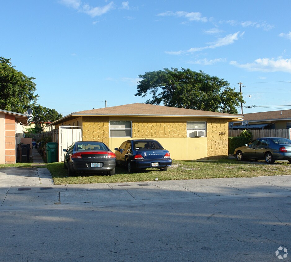 Foto del edificio - 10811 SW 7th St
