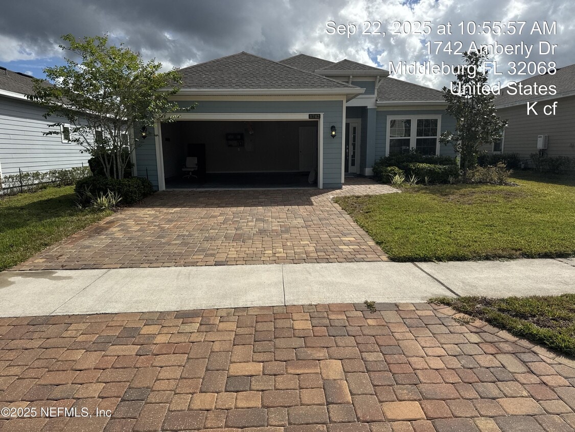 Foto principal - 1742 Amberly Dr