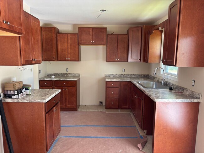 Foto del edificio - 3 Bedroom, 2 Bath Single Family Home in Cl...
