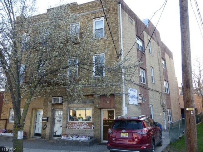 Building Photo - 63 Washington Ave