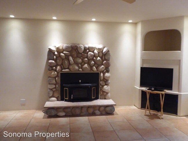 Building Photo - 3 br, 2 bath House - 822 Warm Springs Road