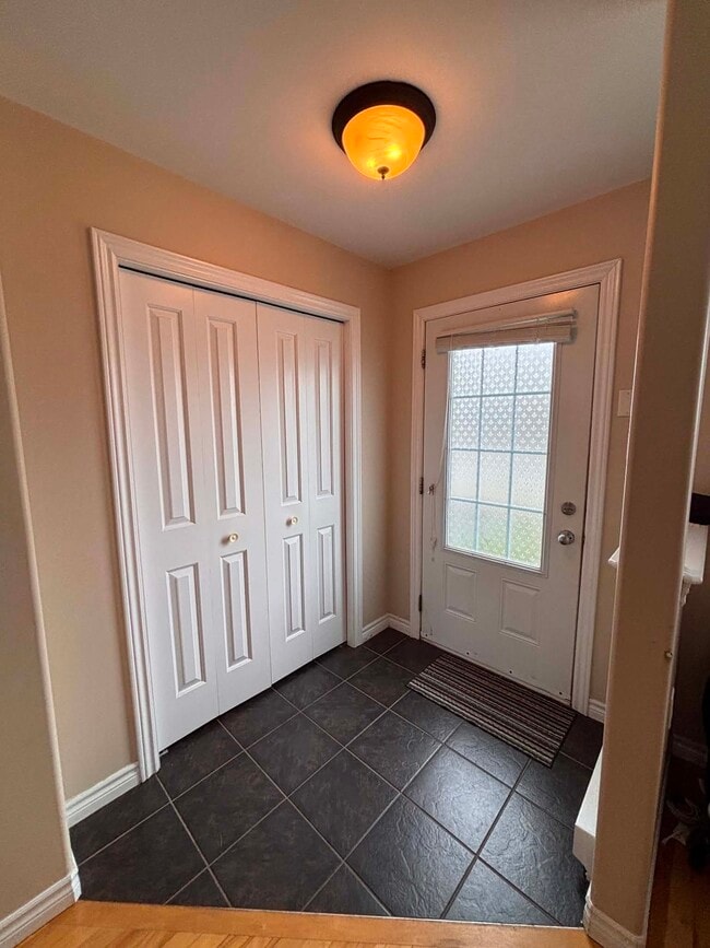 Building Photo - 148 Transom Dr