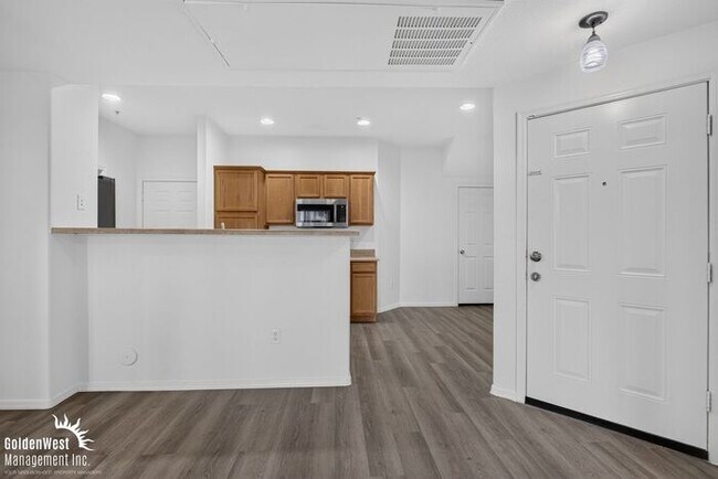 Foto del edificio - Beautiful 2Bdm 2Ba Condo with Community Pool in Glendale!