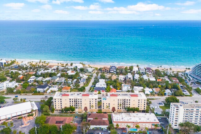 Foto del edificio - 2409 N Ocean Blvd