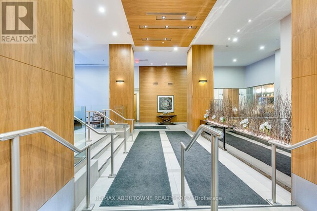 Building Photo - 295 Adelaide St W