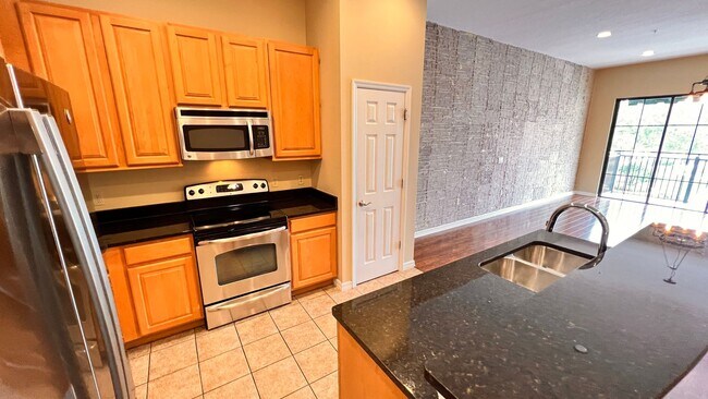 Building Photo - 3/2 Avalon Park Apartment AVAILABLE NOW!