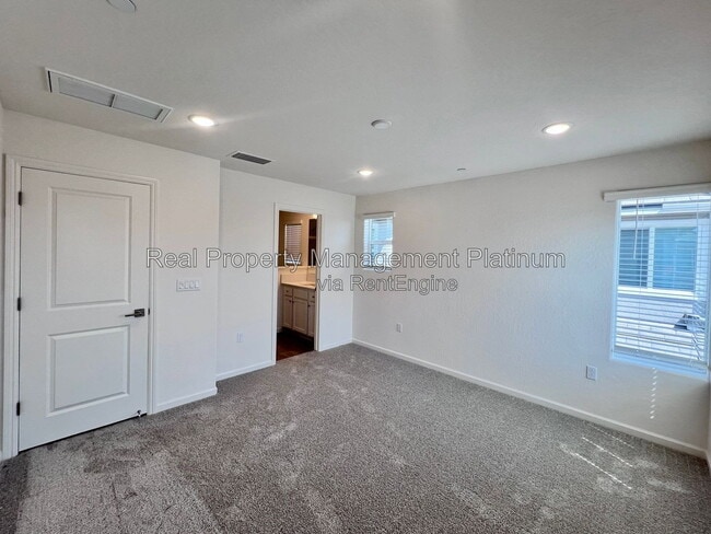 Building Photo - 1533 Vintage Ln