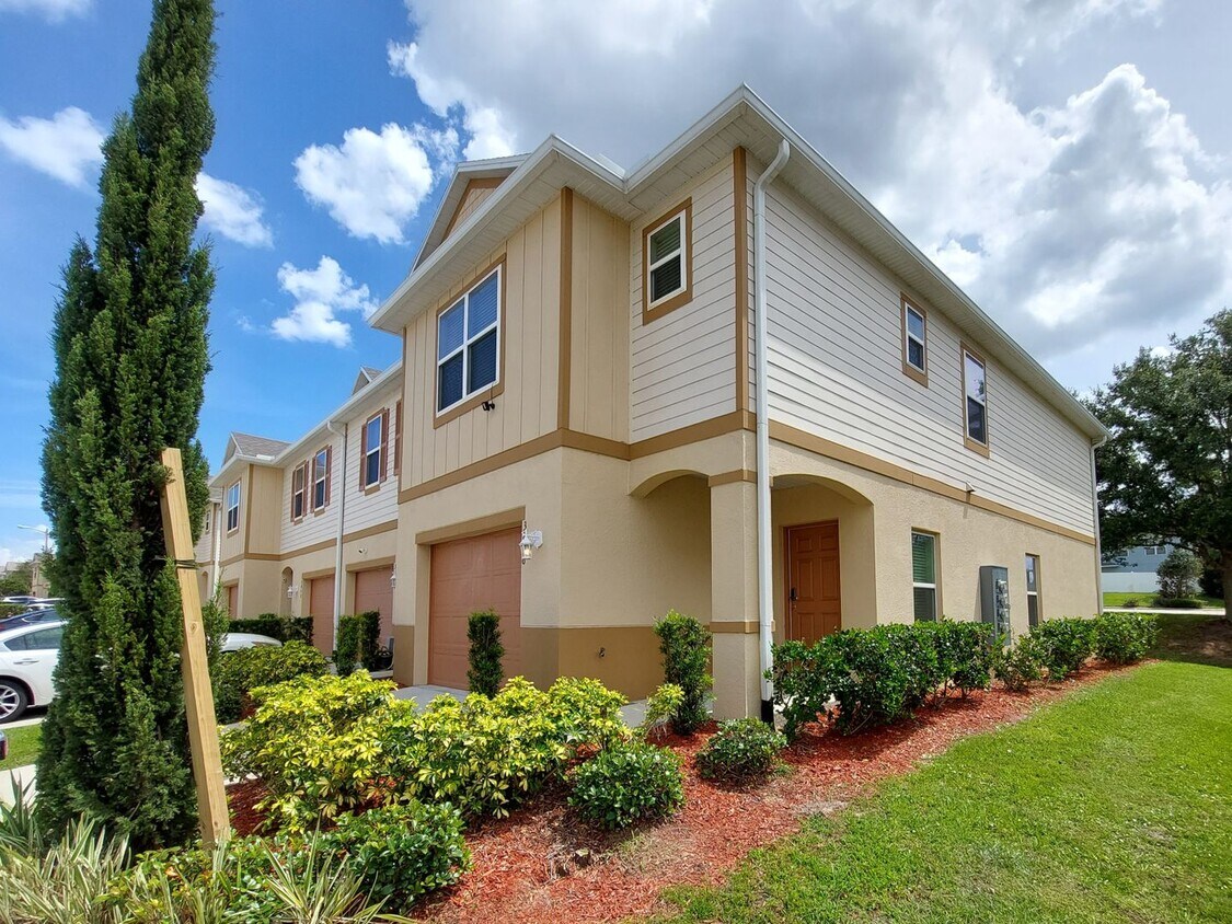 Primary Photo - COMING SOON! Beautiful 3 Bedroom 2 1/2 Bat...