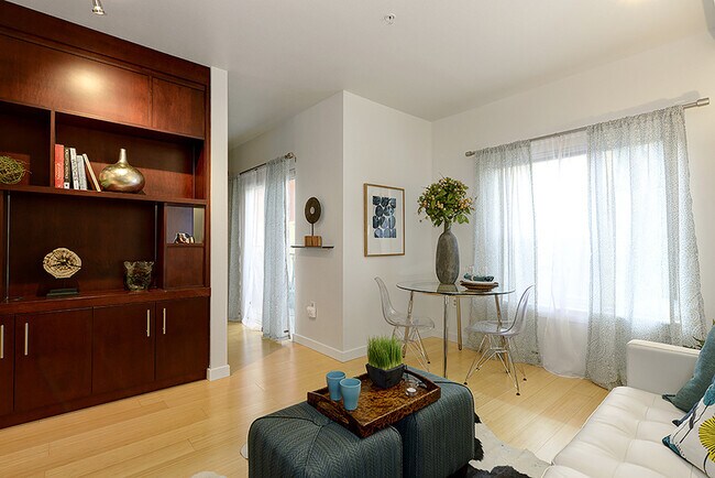 Foto del edificio - 1026 NE 65th St