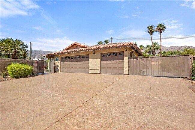 Building Photo - 54965 Avenida Vallejo