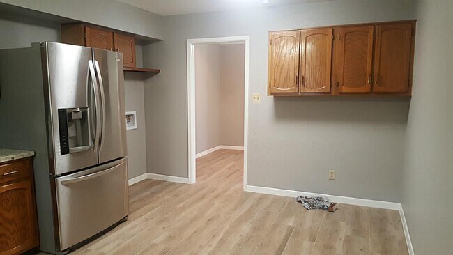 Foto del edificio - 6401 Deihl Rd