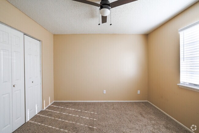 1HAB, 1BA - 600 ft² - Hearth Hollow
