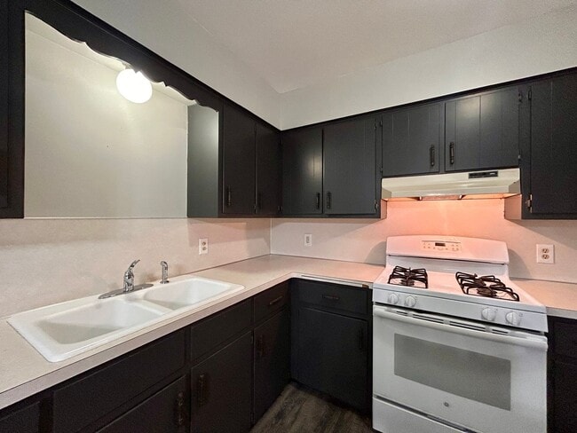 Foto del edificio - 20th Avenue 8062/8064