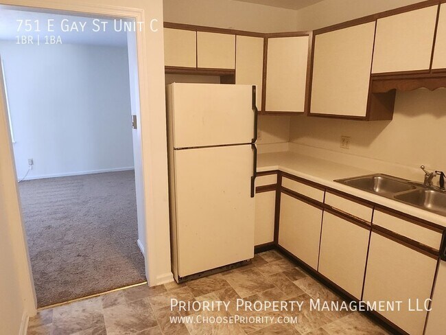 Building Photo - 1BR 1BA Apartment, 2nd Floor, Harrisonburg