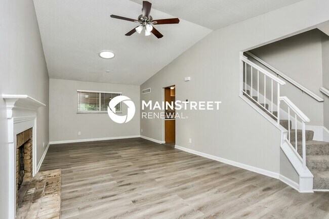 Foto del edificio - 3 Bedroom Pet-Friendly Home in Ballwin, MO with Main Street Renewal