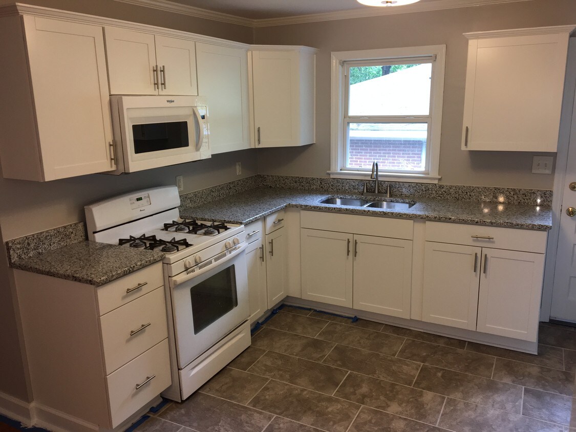 Kitchen - 7 Bolin Heights