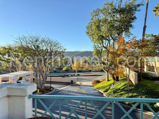 Building Photo - 12640 Springbrook Dr