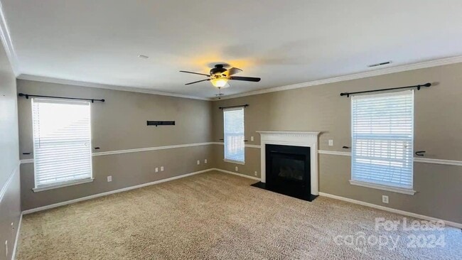 Building Photo - 8317 Chatsworth Dr