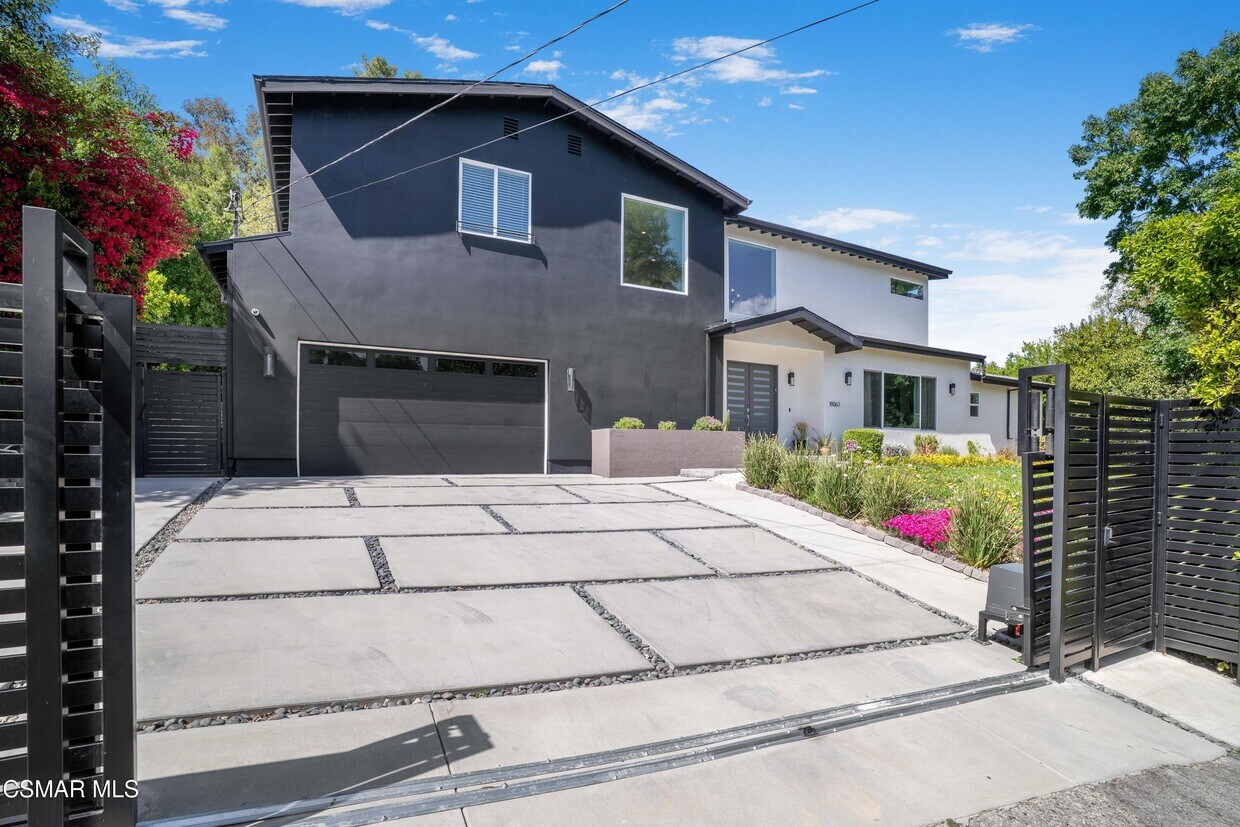 Foto principal - 19067 Sprague St